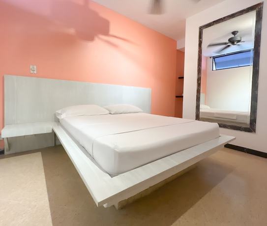 Imagen de la habitación del Hotel Natural. Foto 9