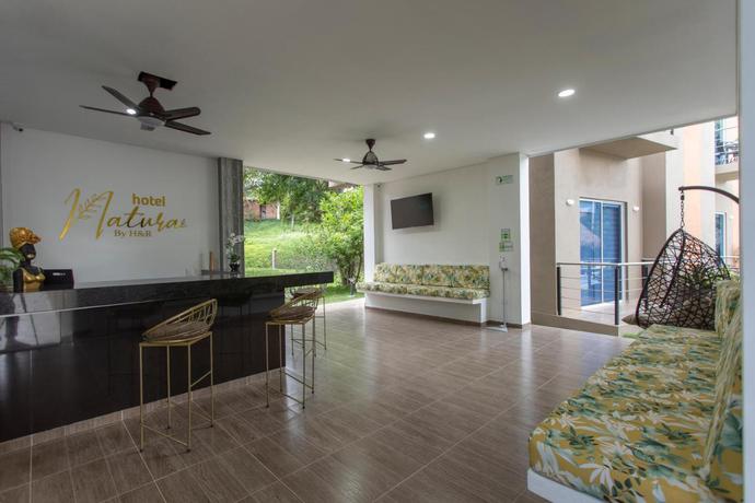 Imagen de los interiores del Hotel Natural Hill's by HandR. Foto 10