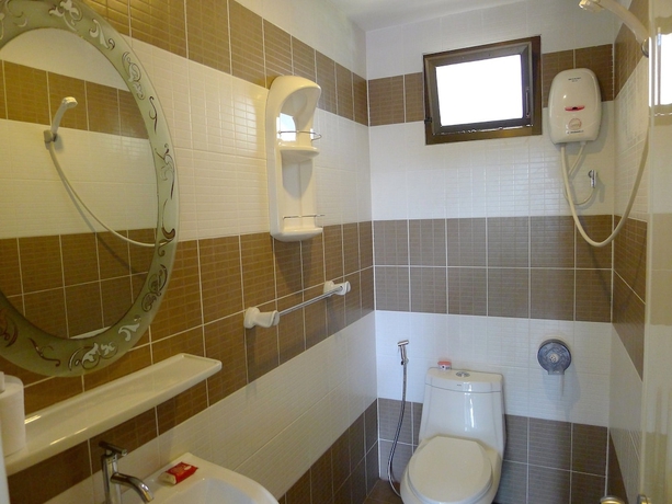Imagen de la habitación del Hotel Natural Mystic Patong Residence. Foto 18
