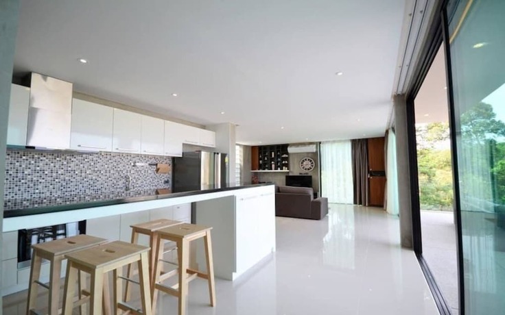Imagen de los interiores del Hotel Natural Touch 2 bedrooms Villa in Kamala. Foto 17