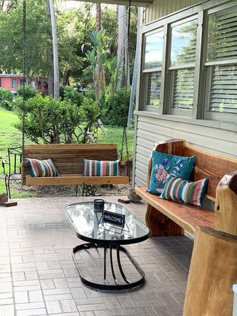 Imagen de los interiores del Hotel Nature Coast Inn and Cottages. Foto 20