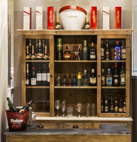 Imagen del bar/restaurante del Hotel Nature Oviedo. Foto 2