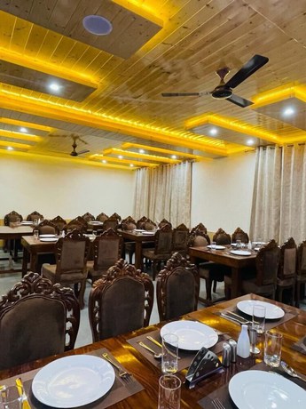 Imagen del bar/restaurante del Hotel Nature Villa Resort. Foto 6