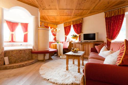 Imagen de la habitación del Hotel Nature Wellness Renato. Foto 13