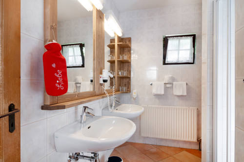 Imagen de la habitación del Hotel Naturel Hoteldorf Sch&ouml;nleitn. Foto 14