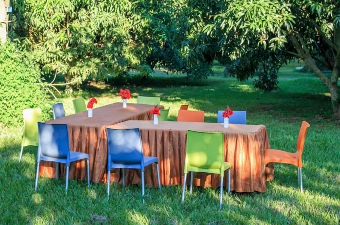 Imagen del bar/restaurante del Hotel Nature's Green Beach Resort. Foto 16