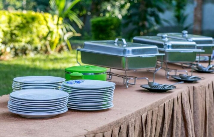 Imagen del bar/restaurante del Hotel Nature's Green Beach Resort. Foto 18