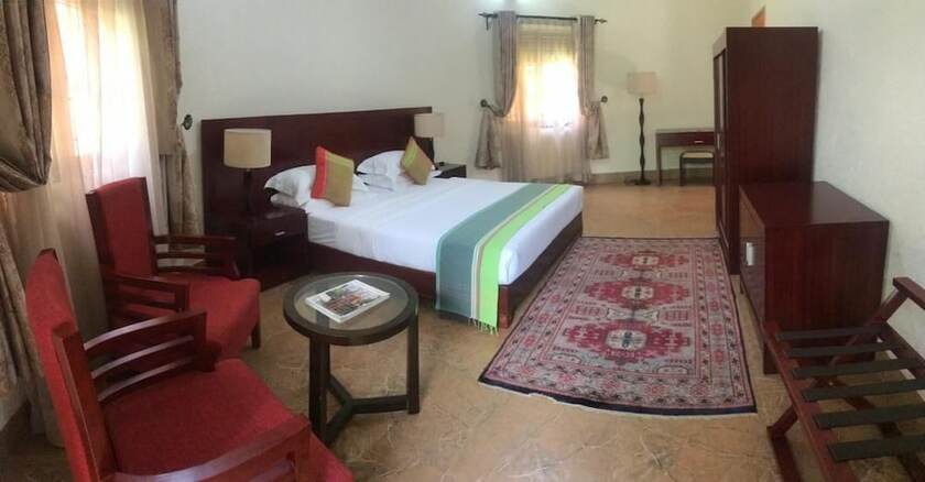 Imagen de la habitación del Hotel Nature's Green Beach Resort. Foto 23