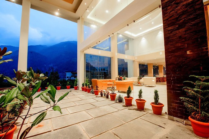 Imagen de los interiores del Hotel Naturevilas Sarovar Premiere Manali. Foto 16