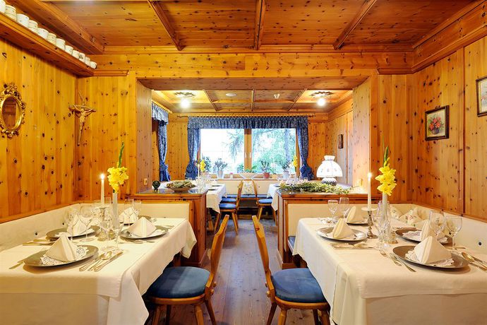 Imagen de la habitación del Hotel Naturhotel Alpenrose. Foto 4