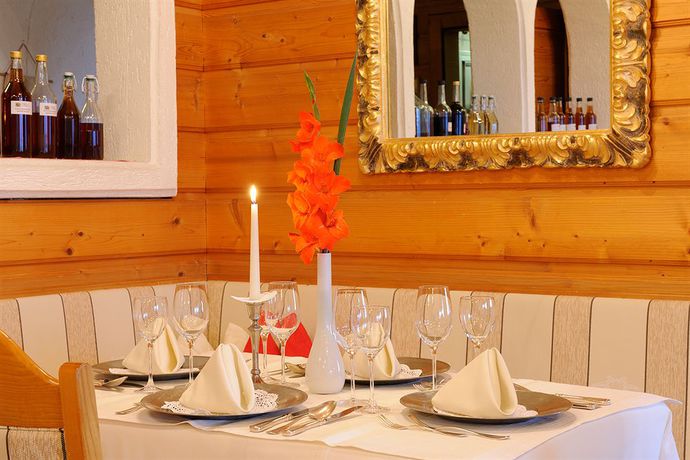 Imagen de la piscina del Hotel Naturhotel Alpenrose. Foto 16