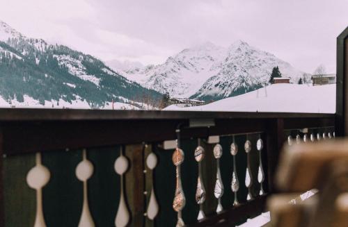 Imagen de la habitación del Hotel Naturhotel Chesa Valisa. Foto 14