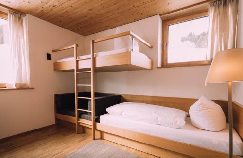 Imagen de la habitación del Hotel Naturhotel Chesa Valisa. Foto 15