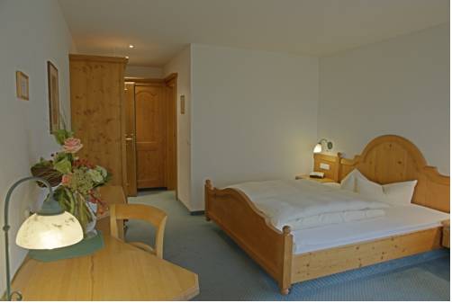 Imagen de la habitación del Hotel Naturhotel L&auml;rchenhof. Foto 13