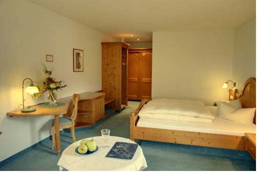 Imagen de la habitación del Hotel Naturhotel L&auml;rchenhof, MITTELBERG. Foto 12