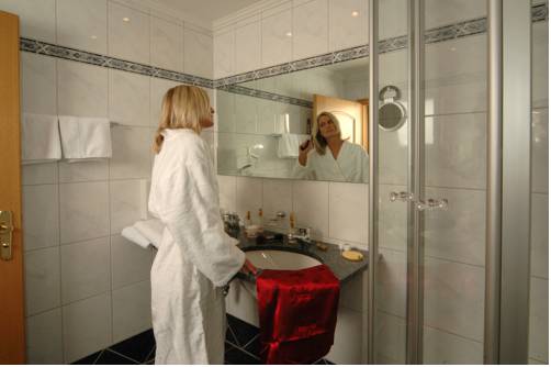 Imagen de la habitación del Hotel Naturhotel Reissenlehen. Foto 11