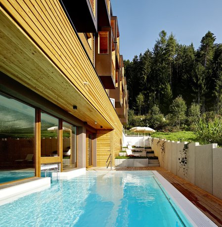 Imagen de la piscina del Hotel Naturhotel die Waldruhe. Foto 18