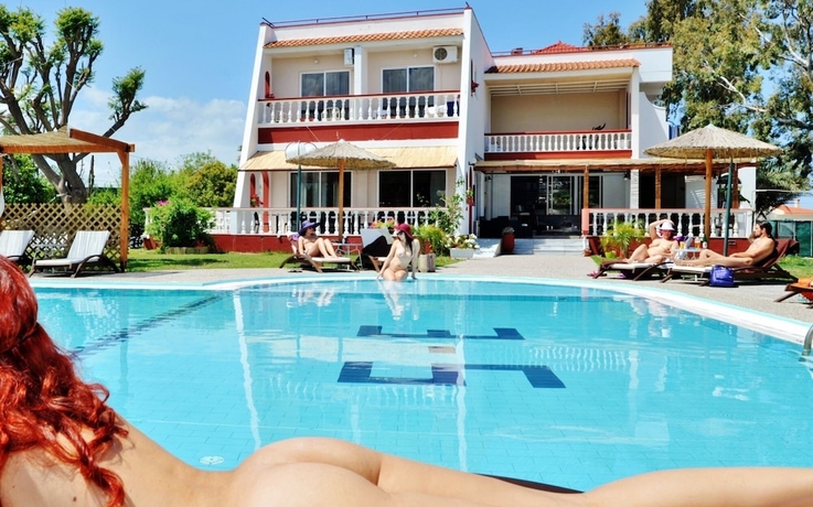 Imagen de la piscina del Hotel Naturist Angel Nudist - Adults Only. Foto 14