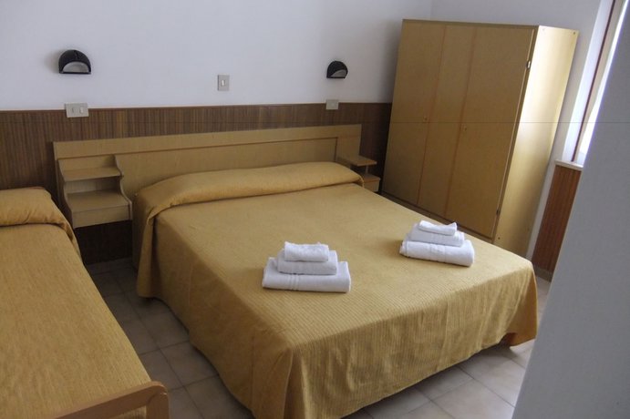 Imagen de la habitación del Hotel Naty. Foto 4