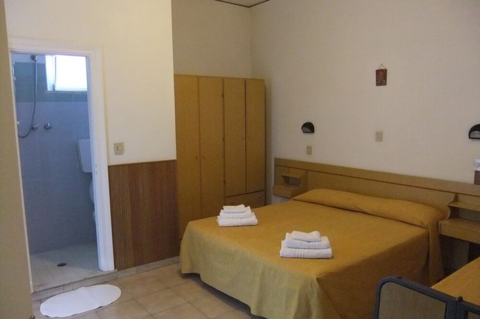 Imagen de la habitación del Hotel Naty. Foto 5