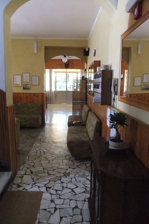 Imagen de los interiores del Hotel Naty. Foto 19