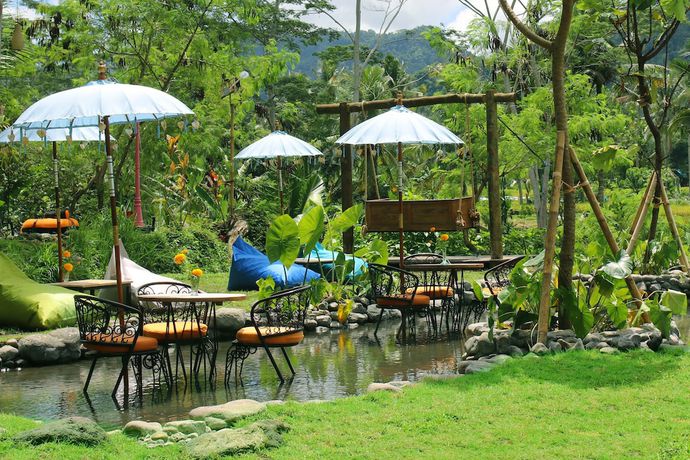 Imagen del bar/restaurante del Hotel Natya River Sidemen. Foto 5