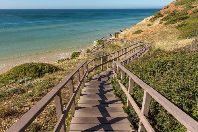 Imagen de los exteriores del Hotel Nau Salema Beach Village. Foto 6