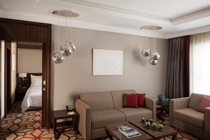 Imagen de la habitación del Hotel Naumi Dubai. Foto 10