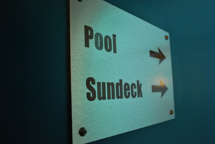 Imagen de la piscina del Hotel Naumi Studio Wellington. Foto 14