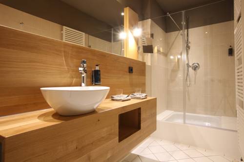 Imagen de la habitación del Hotel N&auml;gler&acute;s Fine Lounge. Foto 6