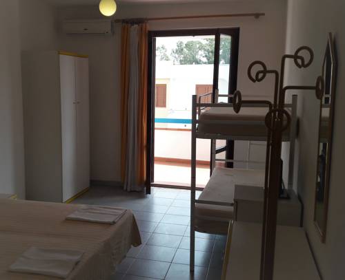 Imagen de la habitación del Hotel Nausicaa Village. Foto 8