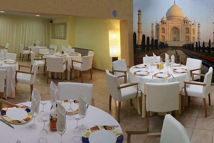 Imagen del bar/restaurante del Hotel Nauta. Foto 4