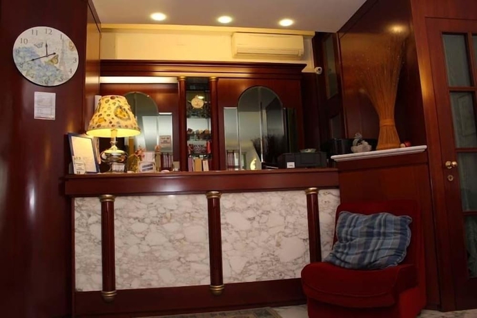 Imagen de los interiores del Hotel Nautic. Foto 9