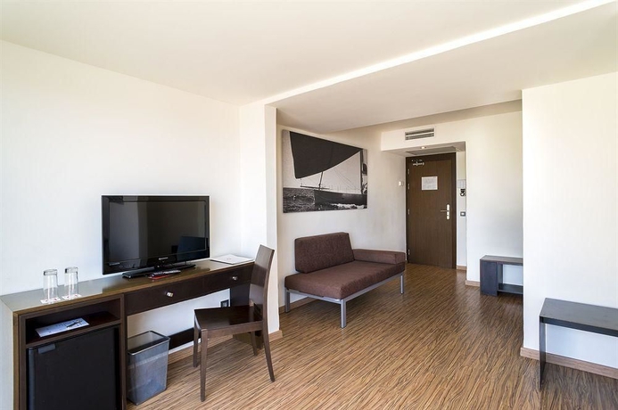Imagen de la habitación del Hotel Nautic and Spa. Foto 5