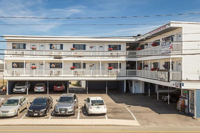 Imagen general del Hotel Nautical Beach Properties. Foto 5