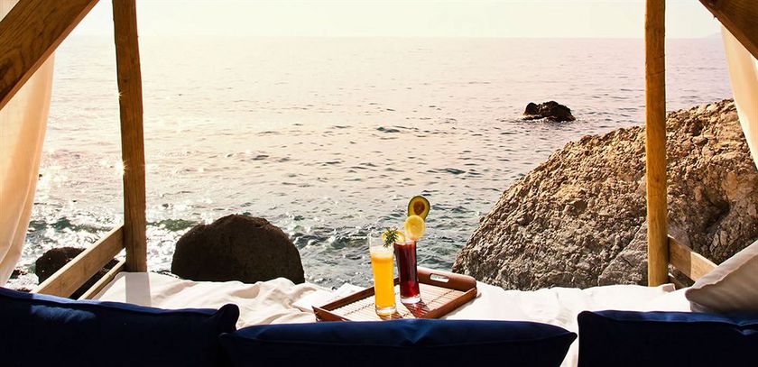 Imagen del bar/restaurante del Hotel Nautical Faralya. Foto 5