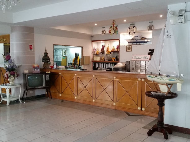 Imagen de los interiores del Hotel Nautical Inn. Foto 14