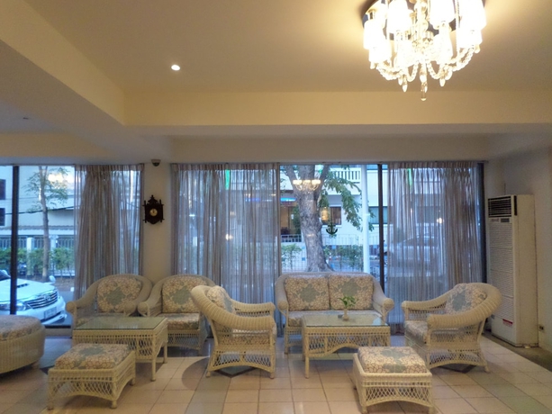 Imagen de los interiores del Hotel Nautical Inn. Foto 15