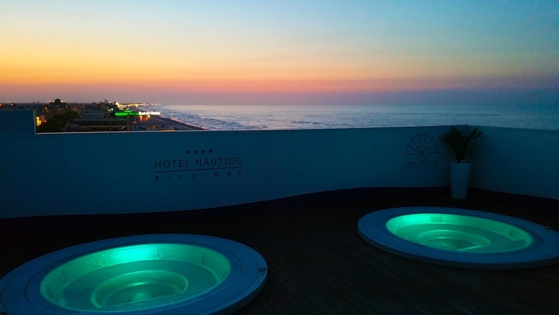 Imagen de la piscina del Hotel Nautico, Riccione. Foto 18