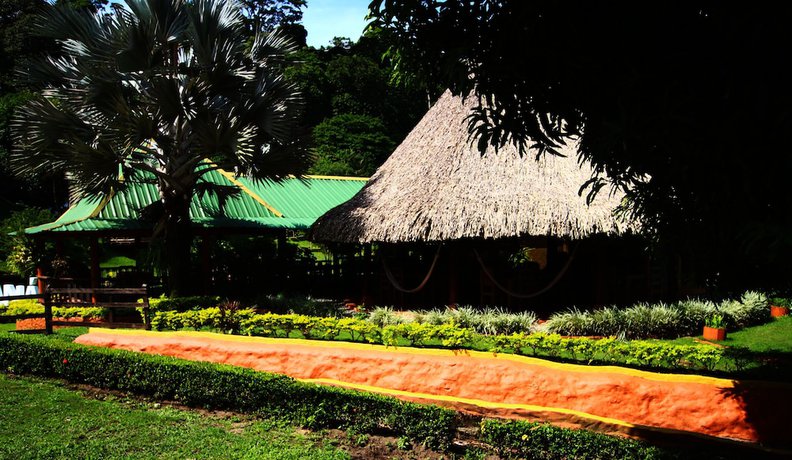 Imagen del bar/restaurante del Hotel Nautilos Trigana. Foto 3