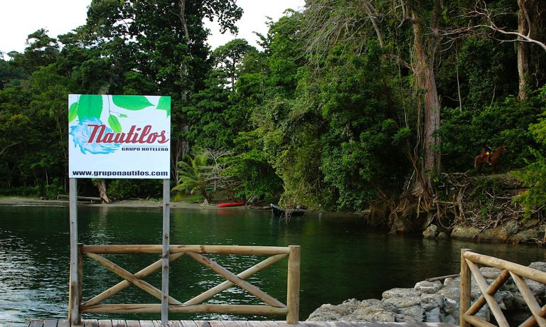 Imagen de los exteriores del Hotel Nautilos Trigana. Foto 11