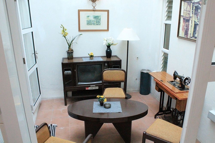 Imagen de la habitación del Hotel Nautilus Bay Home Inn. Foto 2