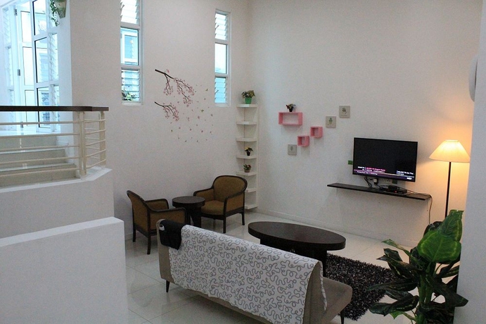 Imagen de los interiores del Hotel Nautilus Bay Home Inn. Foto 14