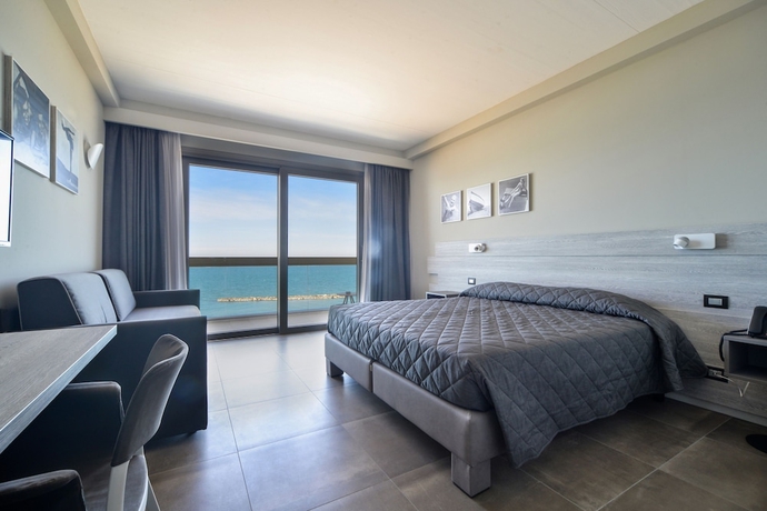 Imagen de la habitación del Hotel Nautilus Family. Foto 10