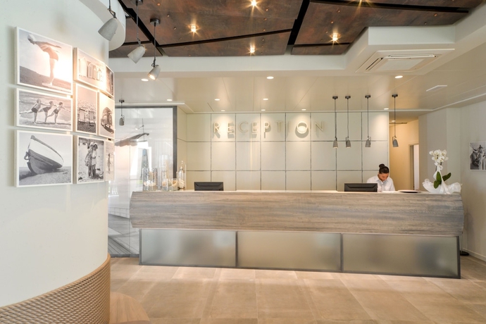 Imagen de los interiores del Hotel Nautilus Family. Foto 13