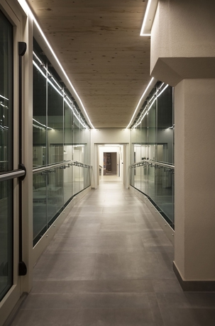 Imagen de los interiores del Hotel Nautilus Family. Foto 17