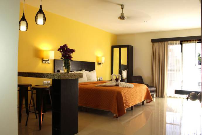 Imagen general del Hotel Nautilus, Playa del Carmen. Foto 1