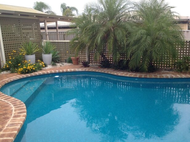 Imagen de la piscina del Hotel Nautilus Retreat. Foto 17