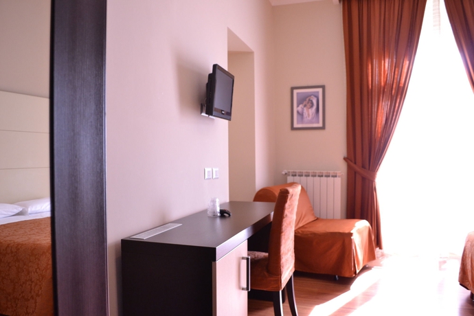 Imagen de la habitación del Hotel Nautilus, Via Cola del Rienzo. Foto 6