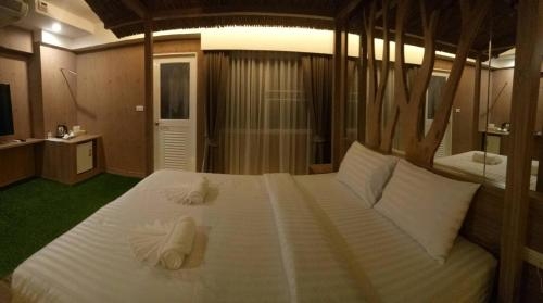 Imagen general del Hotel Nava Grand. Foto 5